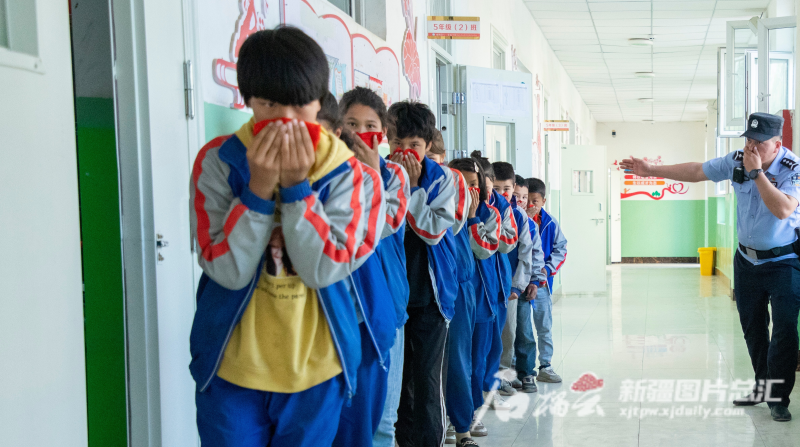 防災(zāi)減災(zāi)進(jìn)校園 看警察蜀黍的科普“課堂”