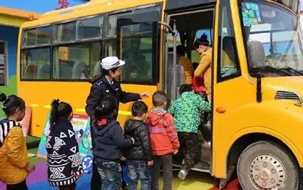 校車乘坐指南，請務(wù)必收下！