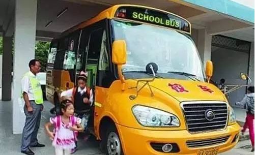 校車乘坐指南，請務(wù)必收下！