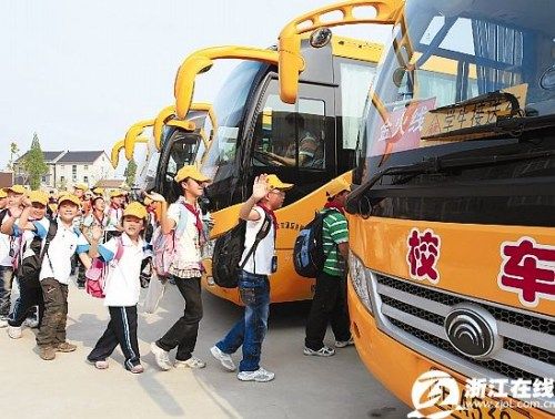 浙江德清2000多萬購校車 按美式標(biāo)準(zhǔn)制造(圖)