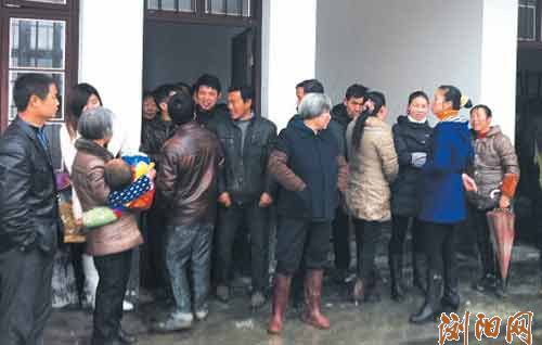 張坊農村公交補貼校車陷困局