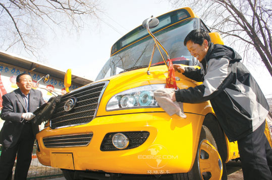 西寧市一家民辦幼兒園引進新型專業(yè)校車(圖)