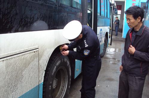 新余交警全市城鄉齊行動深入排查“危險車輛”