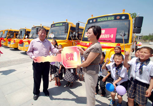 大包干發(fā)源地鳳陽今日開通城鄉(xiāng)校車（組圖)