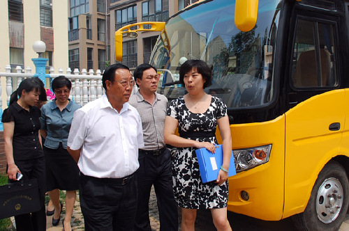 鄭州市人大常委會視察我市校車安全及學前教育工作