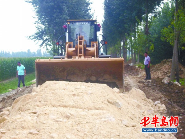 馬戈莊鎮:搶修道路保校車安全