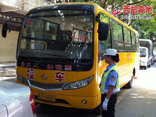 遂寧：交警一大隊組織開展秋季校車安全大檢查