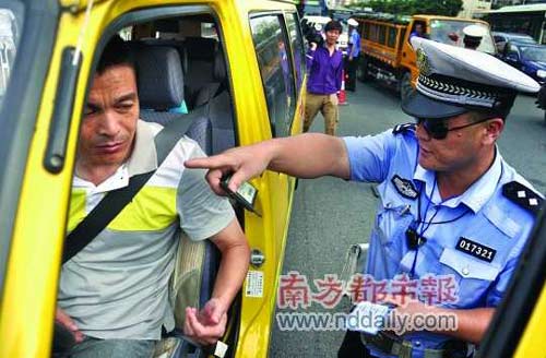 廣州無一輛校車符合新國標 政策不明朗成攔路虎