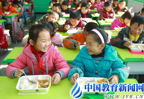 開學啦！校車、校服、營養餐準備好了么？