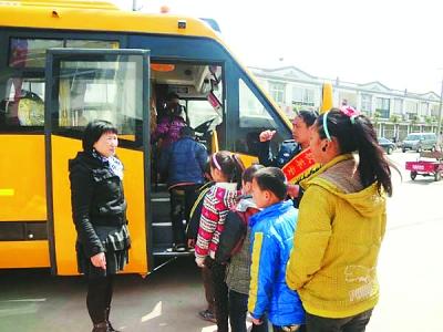 肥西 試點(diǎn)校車公司化運(yùn)營(yíng)