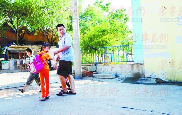 就算幼兒園配備了校車，如今也只能閑置了。