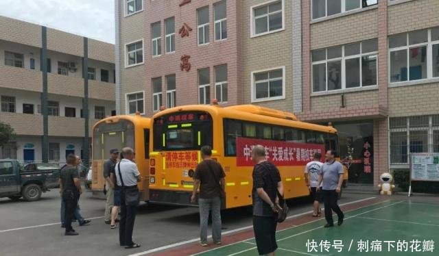 校車巡展進(jìn)湖北——暑期巡展系列報(bào)道之一
