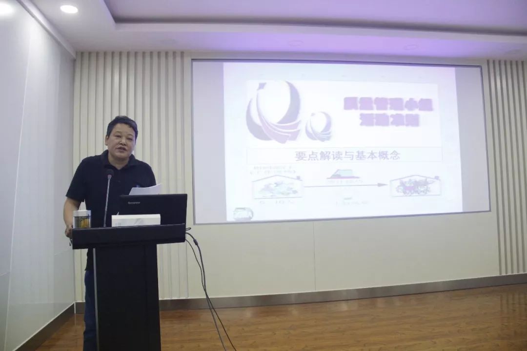 “不忘初心 錘煉匠心”系列活動之六——交運溫馨校車公司舉行“不忘初心、錘煉匠心”企業管理專題培訓