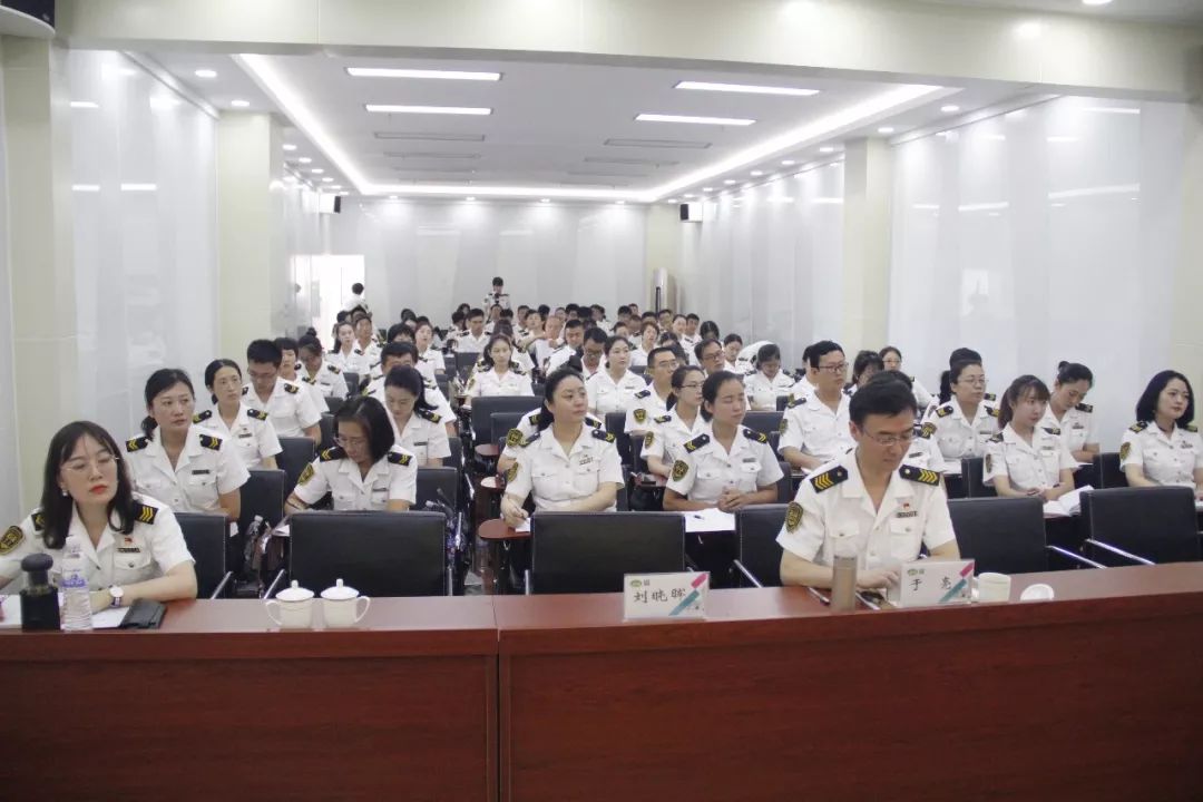 “不忘初心 錘煉匠心”系列活動之六——交運溫馨校車公司舉行“不忘初心、錘煉匠心”企業管理專題培訓