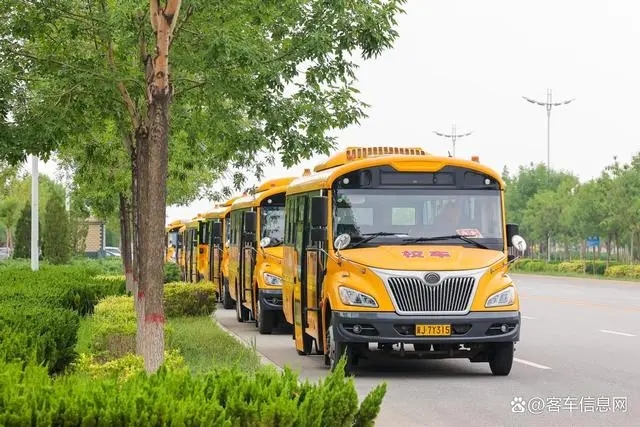 黃驊校車聯(lián)手宇通，把公益做成事業(yè)