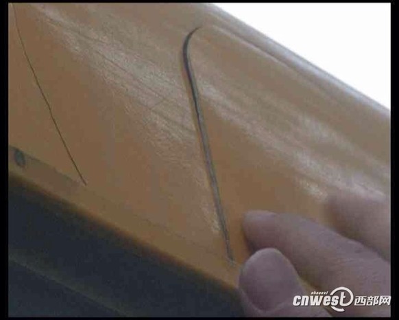 陜西渭南:校車漆皮開裂問題不斷 經(jīng)銷商:是工藝問題