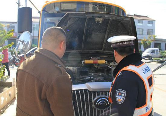 臨猗縣嚴格校車管理 確保學生安全