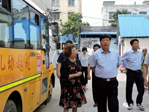 唐河縣政協(xié)對(duì)“校車安全管理”進(jìn)行專項(xiàng)民主監(jiān)督