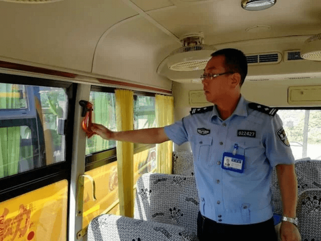 迎接開學季，邯鄲峰峰交警開展校車安全隱患大排查
