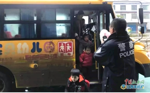 東臨新區開展民辦幼兒園校車安全大檢查（圖）