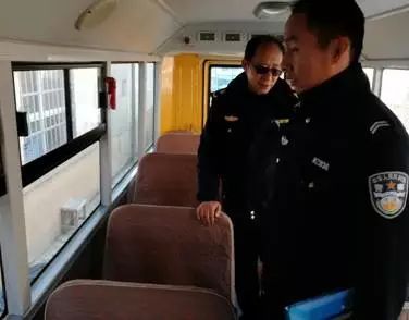 昆明市：關注校車安全 讓每一名學生安全回家
