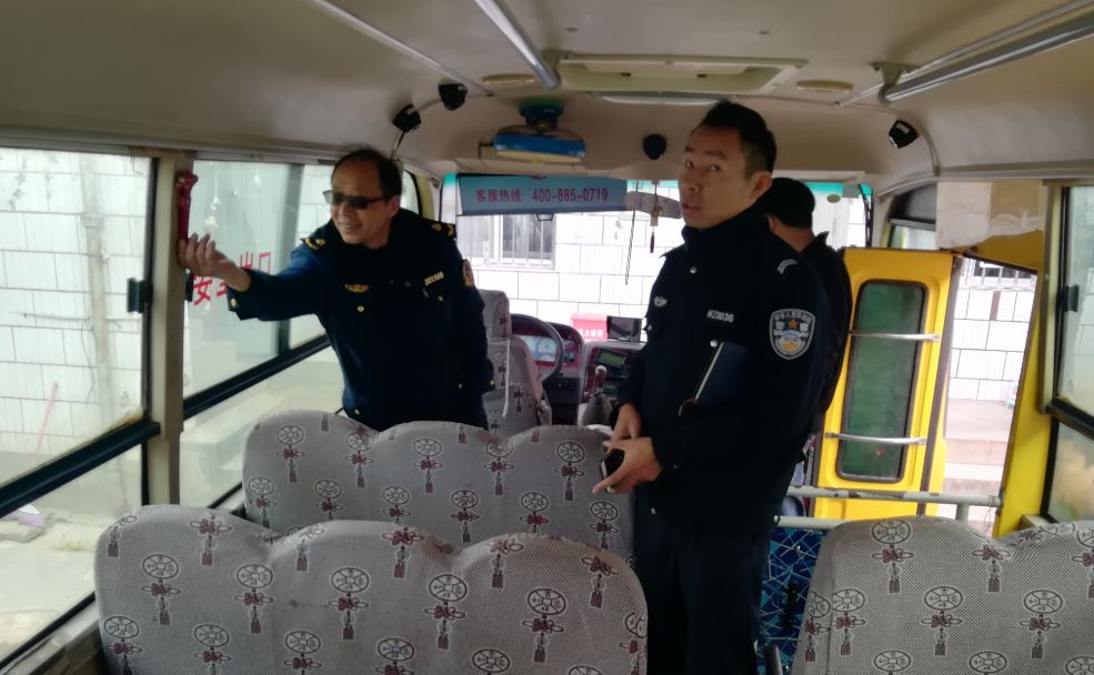 昆明市：關注校車安全 讓每一名學生安全回家