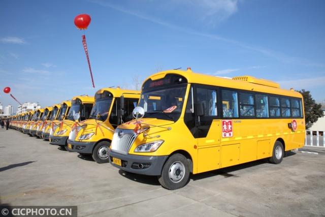 江蘇灌云：40輛校車“上崗” 農村娃有了“專車”