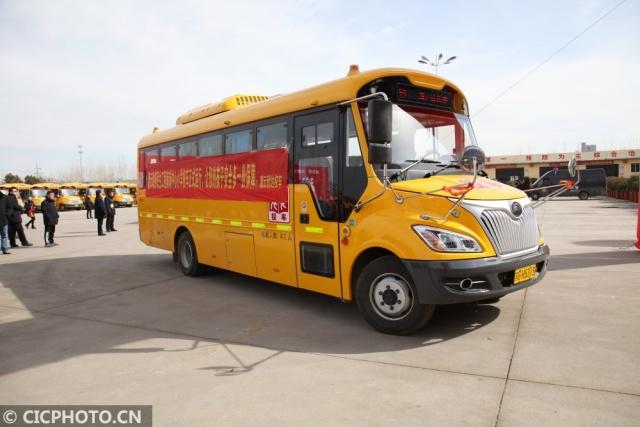 江蘇灌云：40輛校車“上崗” 農村娃有了“專車”
