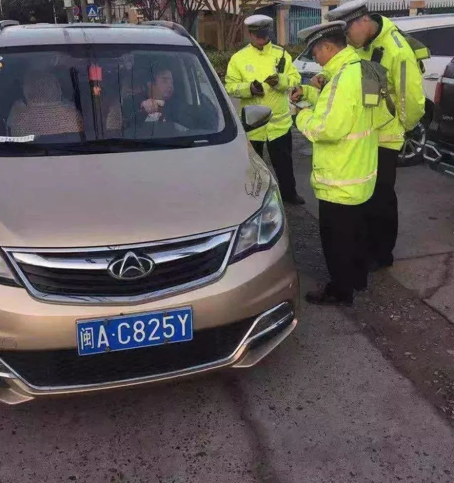 校車安全無小事，福清交警嚴查嚴處“黑校車”!!!