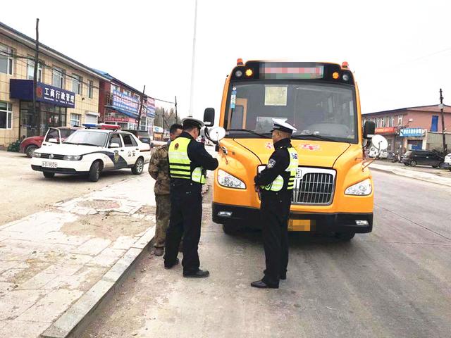 長春交警雙陽大隊深入轄區學校幼兒園，開展校車交通安全隱患排查