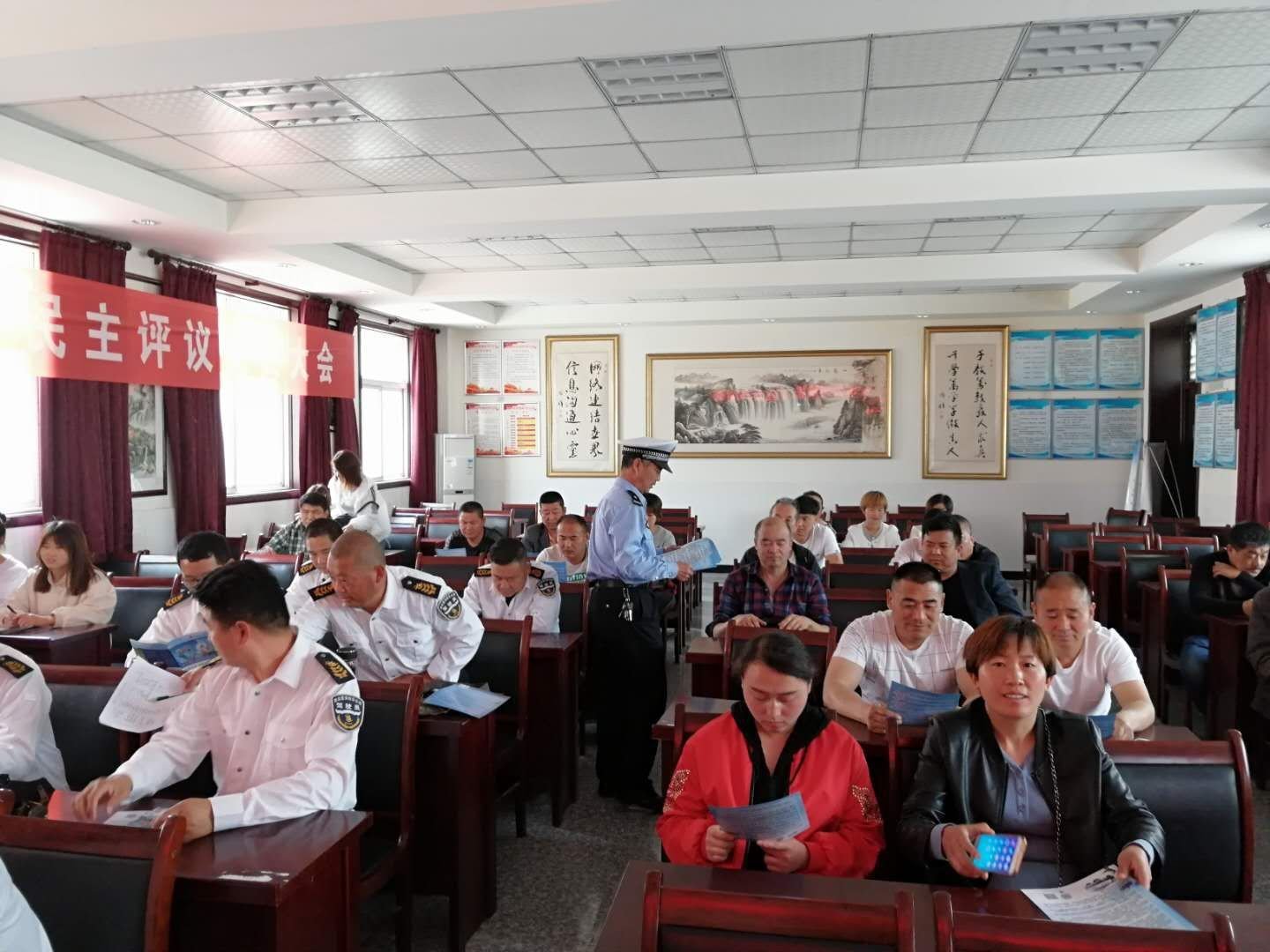 濉溪交警為校車公司開展夏季校車安全管理培訓(xùn)班