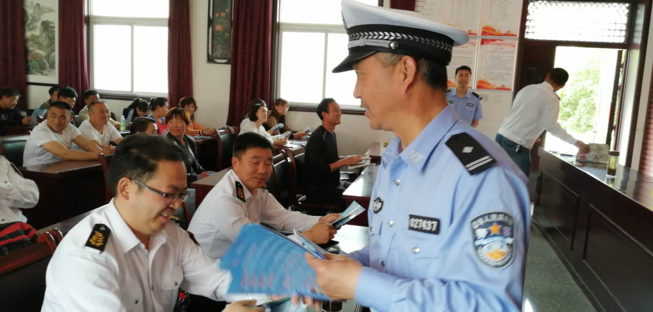 濉溪交警為校車公司開展夏季校車安全管理培訓(xùn)班
