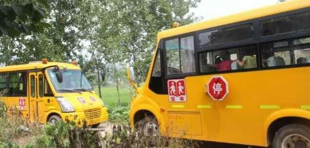 奇葩：湖北陽新合法校車無法上路，孩子出行咋辦？