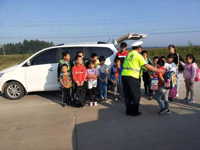 赤峰首例非法從事校車(chē)業(yè)務(wù)嚴(yán)重超員司機(jī)被判拘役二個(gè)月