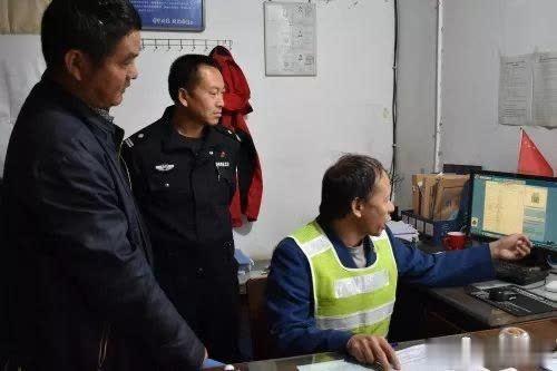 巍山交警聯合多部門深入轄區重點企業和學校開展冬季交通安全檢查