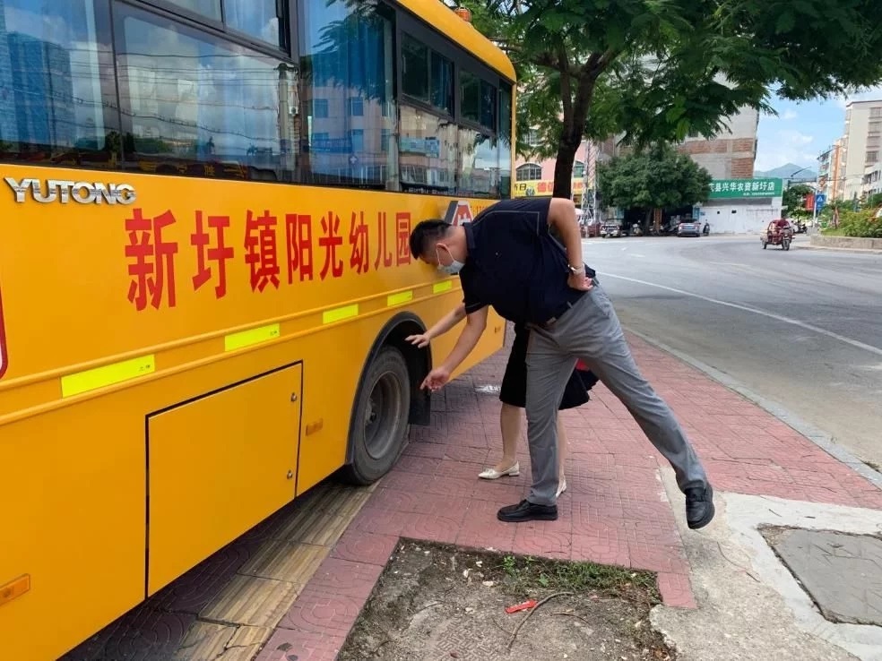 校車安不安全？查！