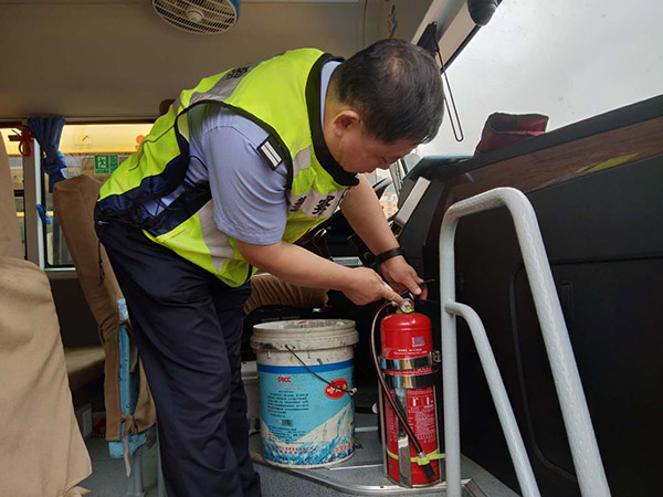 遼寧本溪縣交管大隊(duì)扎實(shí)做好開學(xué)季校車安全大檢查工作