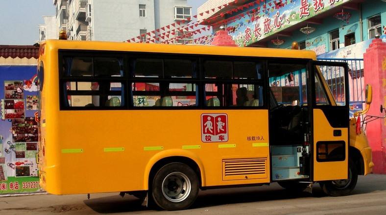武漢漢陽區(qū)開展校車安全專項檢查