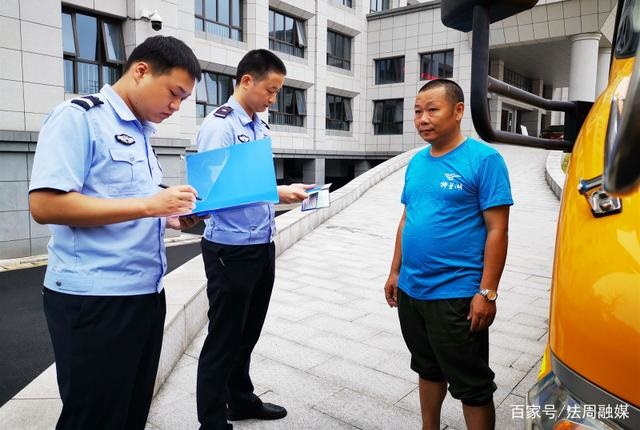 常德交警柳葉湖大隊：開學(xué)前校車安全大檢查筑牢學(xué)生出行平安路