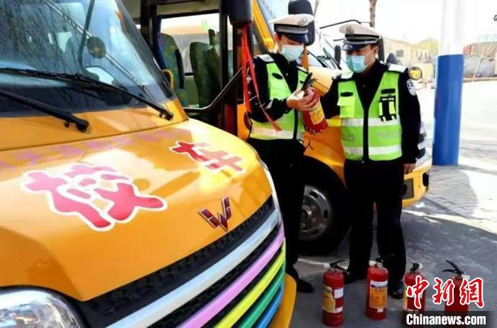 河北開展接送學(xué)生車輛交通安全大檢查