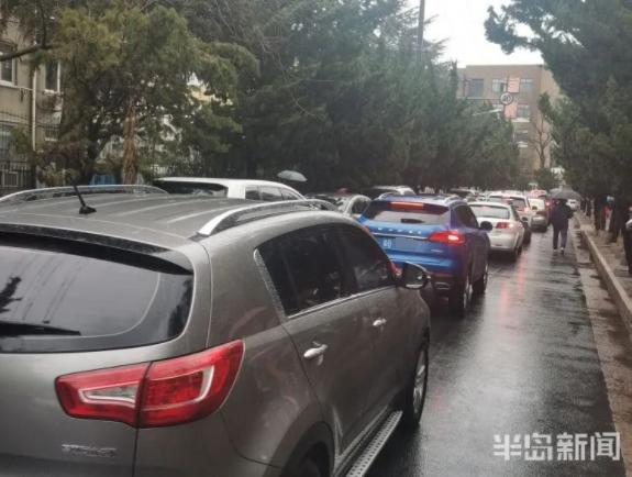 新學期剛開始，青島市區不少大鼻子校車咋停了？教育局最新回應！
