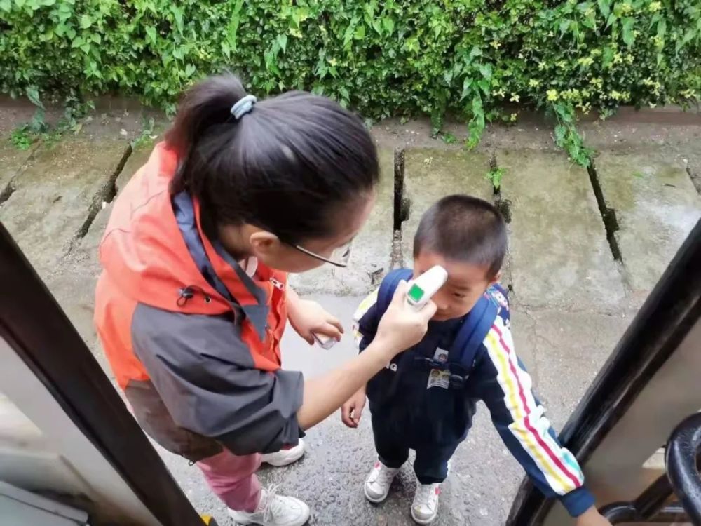 平安校園‖潼關(guān)縣教科局多措并舉切實(shí)做好冬季校車安全運(yùn)行工作