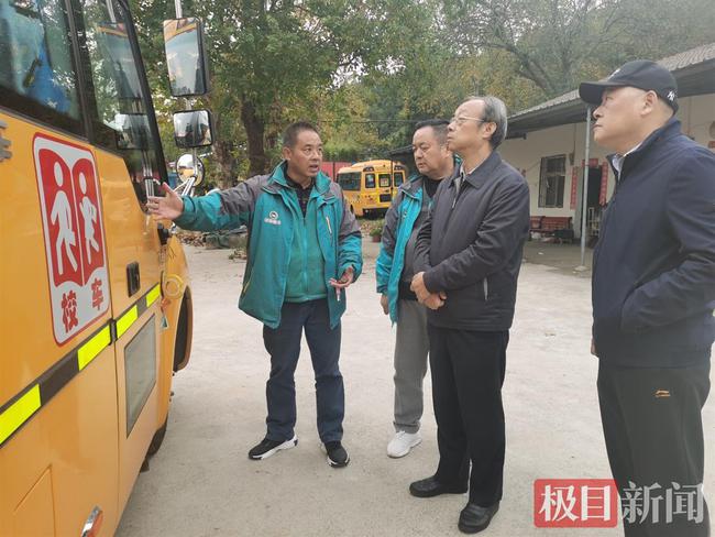 收班后司機必須發兩張巡車照片！家長點贊春雨校車