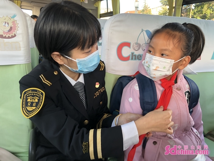 “首席校車照管員”徐麗：孩子們的“好老師”“大朋友”