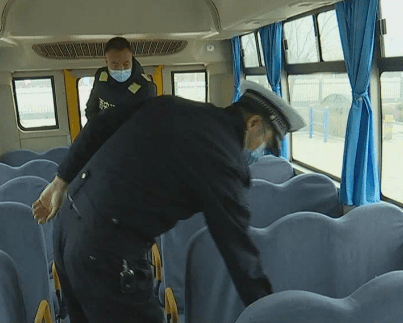 高陵區(qū)多部門聯(lián)合開展校車專項檢查