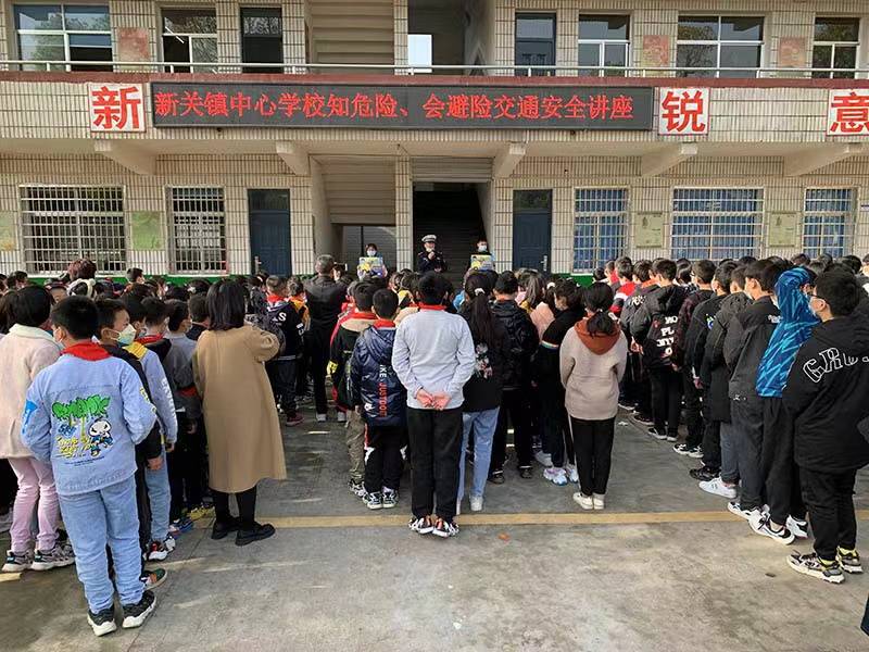 校車司機(jī)準(zhǔn)駕不符，罰款4千記18分！常德交警開展校車安全整治
