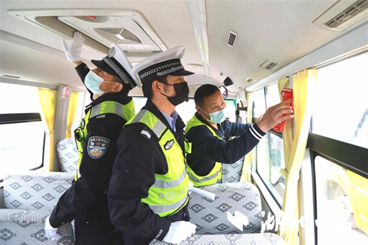 湖北竹山開(kāi)展校車(chē)安全隱患大排治深化“找堵防”