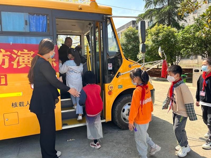 漢壽縣鴨子港小學(xué)：校車(chē)安全常演練，平安出行永相伴