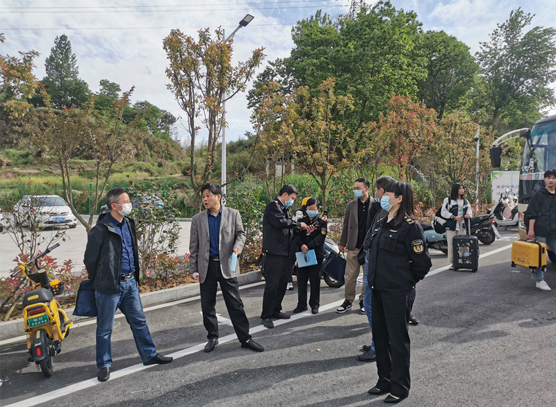 岳西開展校車及接送學生車輛聯(lián)合檢查