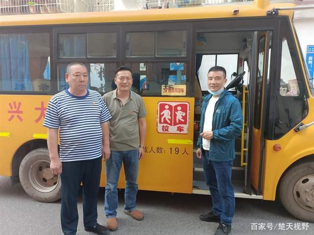 鄂州大興聯(lián)運推出“黨員示范車”，打造靚麗的城市風(fēng)景線